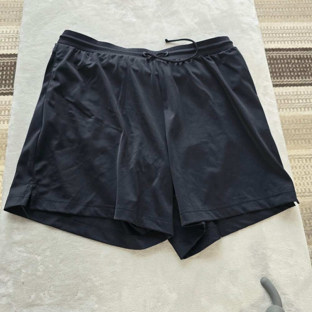 LL Bean gym shorts black large reg.